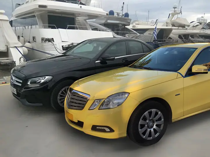 Mercedes taxi for 1–3 passengers